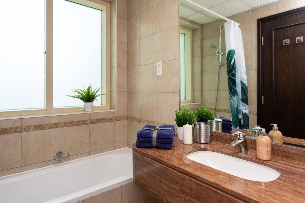 Royal Oceanic - Fantastic Apartment In Dubai Marina - Jbr Esterno foto